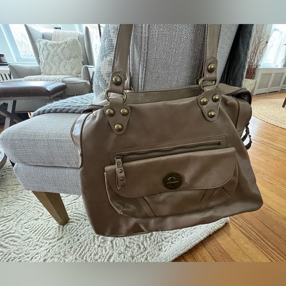 Jessica Simpson Shoulder Bag taupe faux leather. - Picture 1 of 7